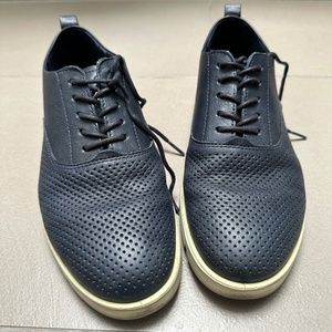 Ecco navy leather toe shoes